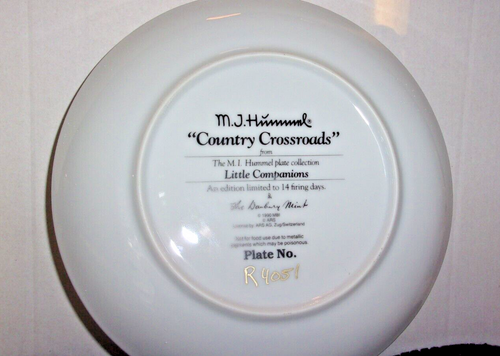MI Hummel 1989 "Little Companions" Plate Danbury Mint "COUNTRY CROSSROADS" - Picture 2 of 2