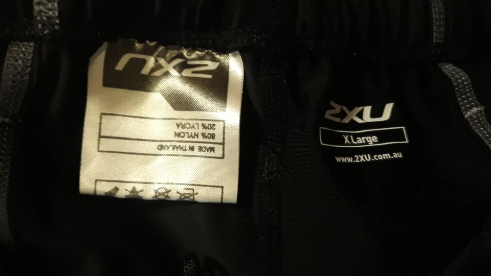 2XU Men's Biking Shorts XL Compression Padded 9" reflective - Image 4 of 4