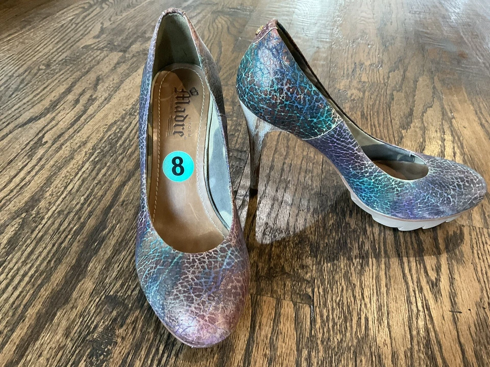 Virgem Madre Green Pumps Shoe High Heel Yellow Rubber Soles Women's US Size 8B - Image 4 of 4