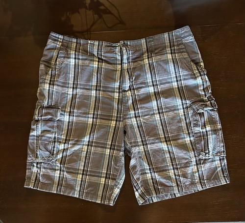 Men’s Pogo Club Plaid Cargo Shorts Size 42
