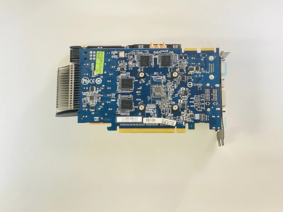 GIGABYTE Radeon HD 6750 SILENT DirectX 11 GV-R675SL-1GI 1GB GDDR5 PCI Express 2 - Image 2 of 4