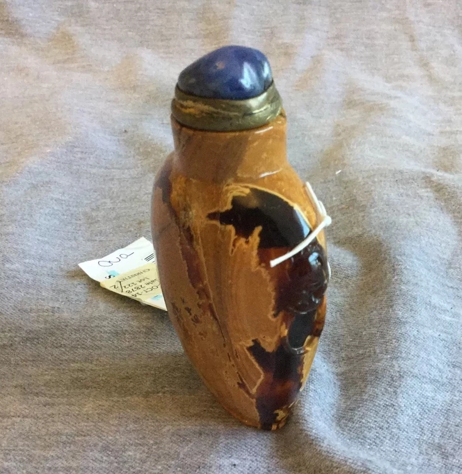 Китайская табакерка бирманский корень янтарь династии Цин 清代琥珀鼻烟壶 佳士得拍品 缅甸根珀溶洞 - Изображение 3 из 4