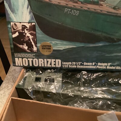 お買い得商店街 PT-109 J.F.K.'s 1/32 Lindberg Limited Motorized Edition 船、ボート