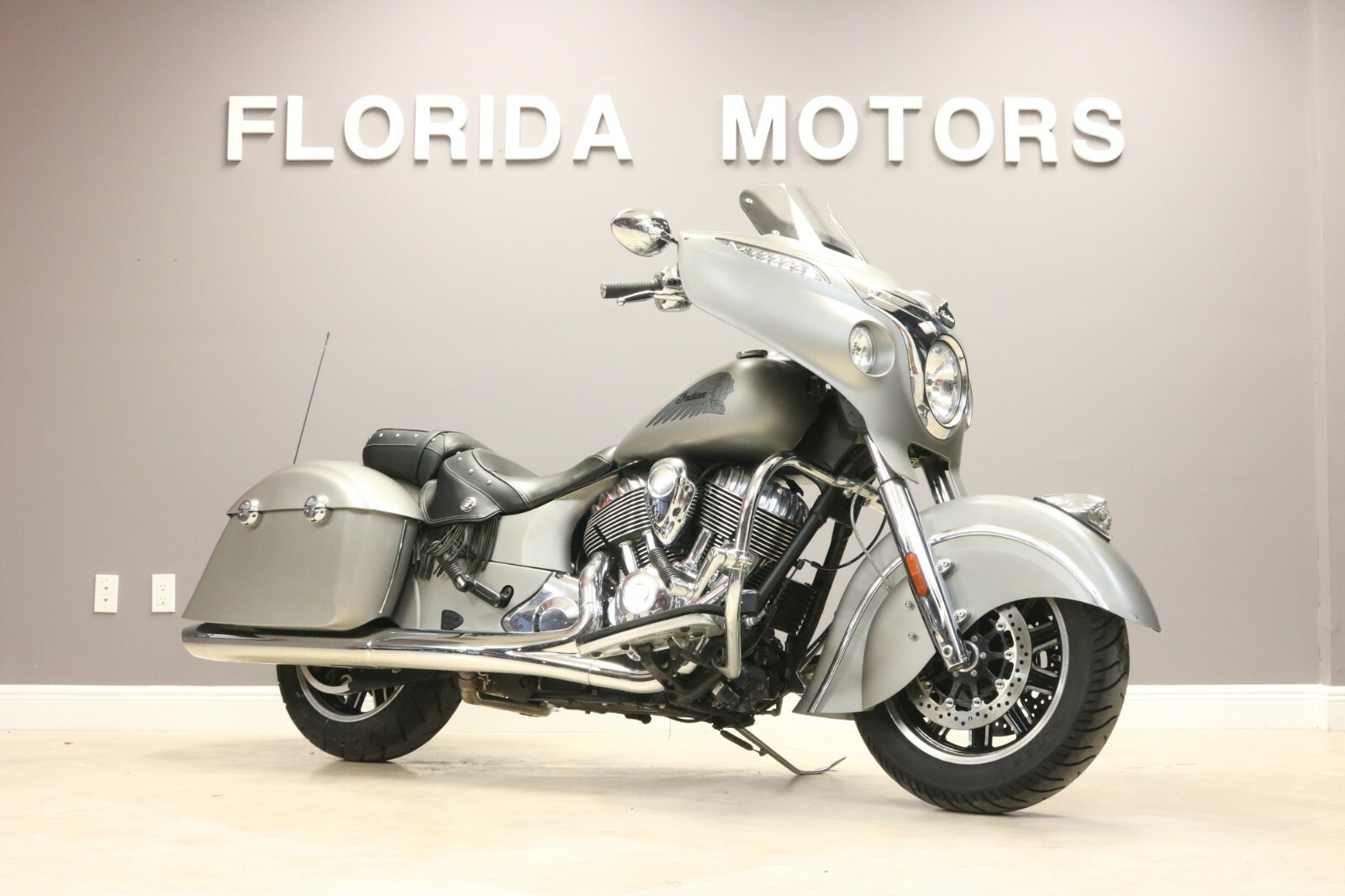 2016 Indian CHIEFTAIN  2016 INDIAN MOTORCYCLE CO CHIEFTAIN