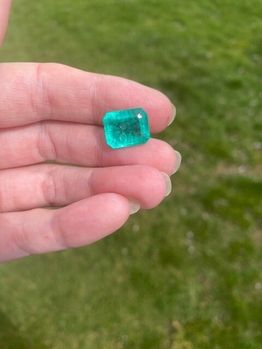 Natural certified Zambia 8.57 TCW Green Emerald Shape Gemstone - Picture 3 of 10
