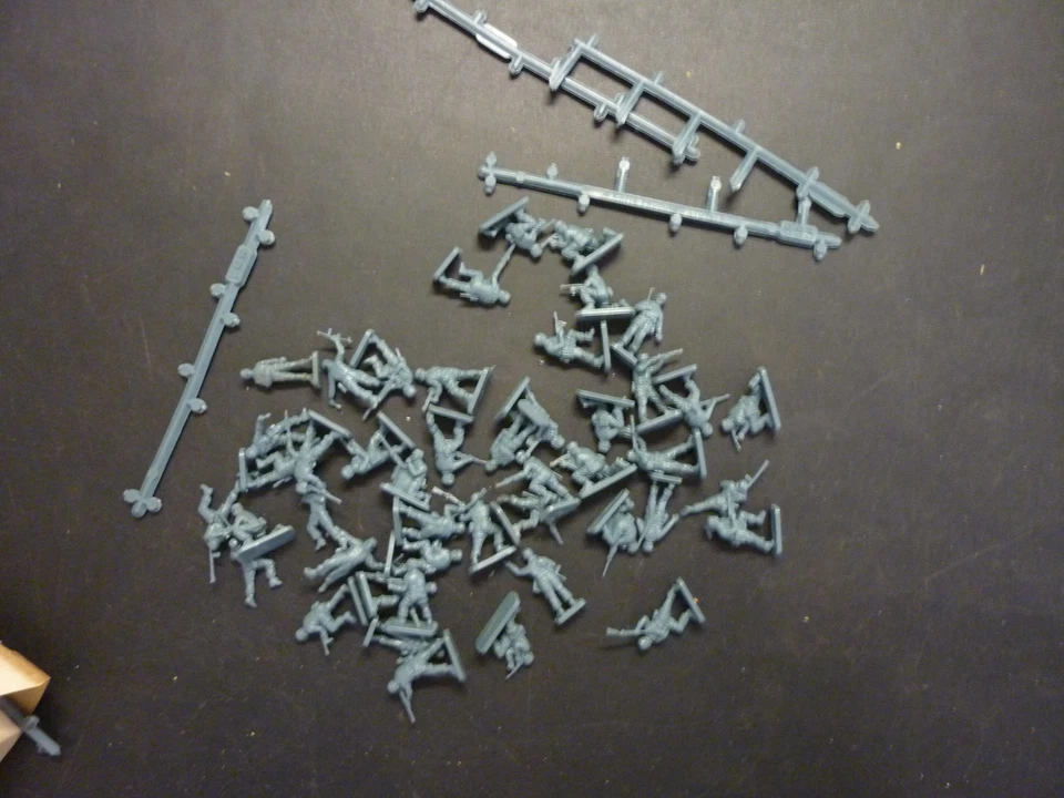 " W.W.II GERMAN PARATROOPS " AIRFIX 01753-0 S53 in 1:72 - Bild 3 von 4