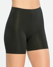 SPANX THINSTINCTS Mid Thigh Shorts in Very Black size S