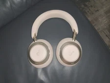 soundcore space one pro by anker headphones Bluetooth used excellent condition.