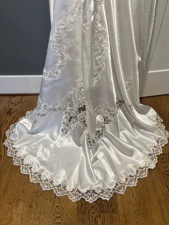 Vintage Eden Bridal Long Train Size 16 White Lace / Pearl Sequin Embroidery - Image 3 of 4