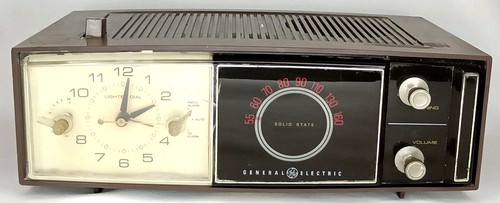 Vintage 1965 General Electric GE Brown Alarm Clock Solid State Radio Made In USA