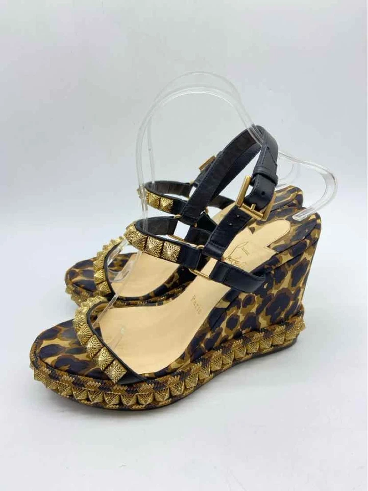 Tacones Christian Louboutin marrón talla 39 cuña Foto 3 de 4