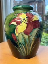 Walter Moorcroft Pottery vase 6.25" vase Freesia Very Good 1950s see cond rpt