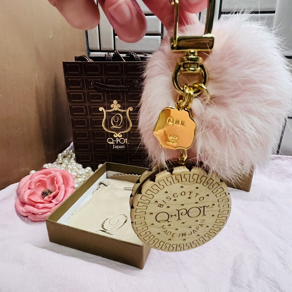 キューポット　キーホルダー Q-pot Japan Jewelry Matcha Luxe Chocolate Key Holder Bag