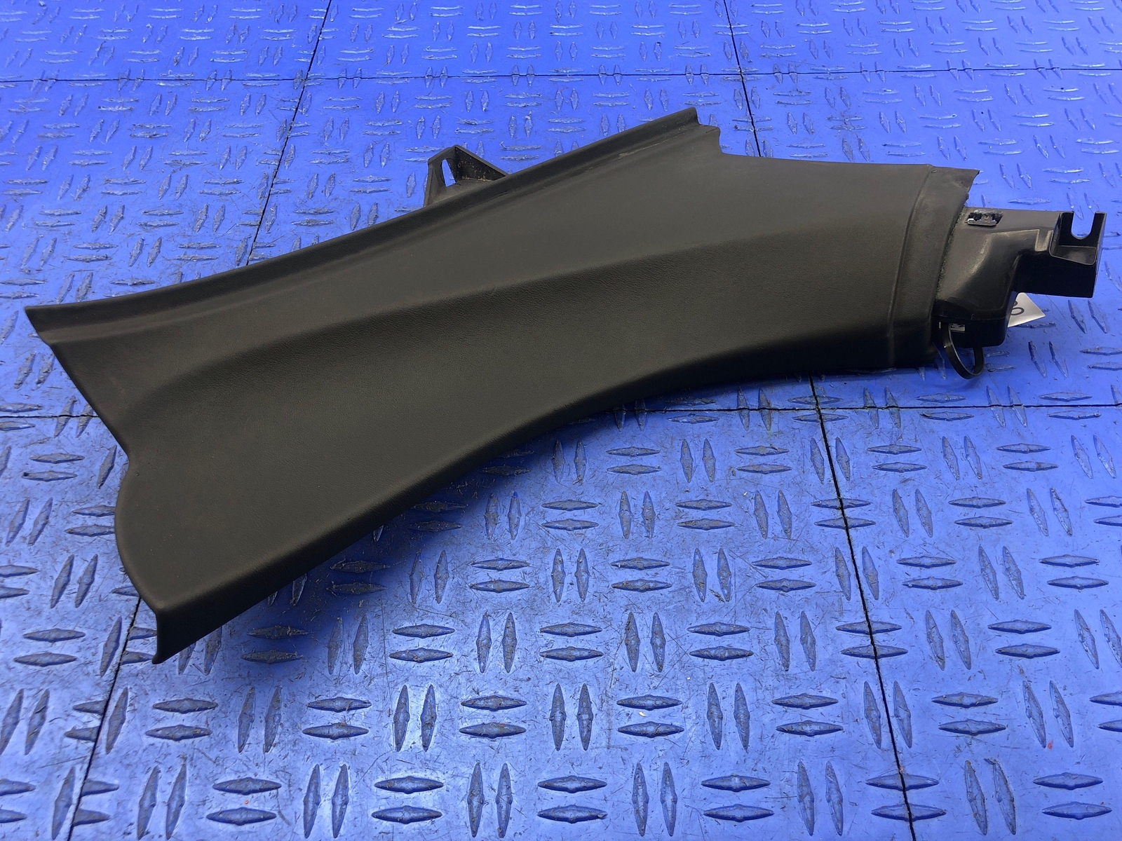 2008-2015 AUDI R8 REAR RIGHT LOWER QUARTER PANEL TRIM COVER BLACK 427867036 OEM