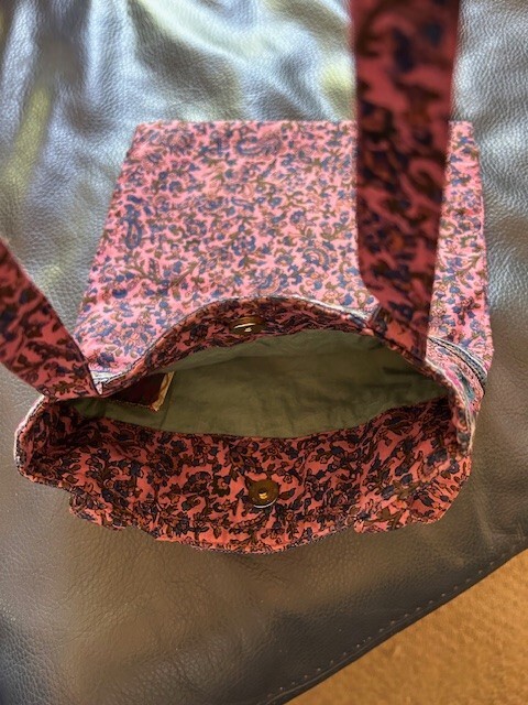 Karavan Trading Company cloth club bag cellphone ipad wristlet purse mirror trim