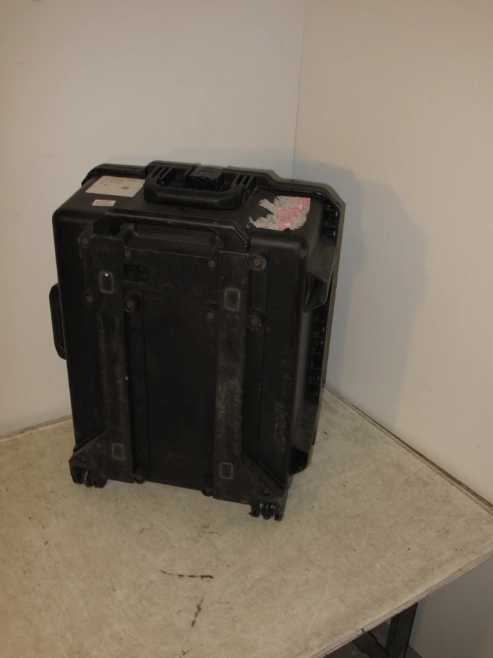Pelican Hardigg Storm Case iM2720 25x20x12 OD 21x16x10 ID Wheels Pull Out Handle - Image 3 of 4
