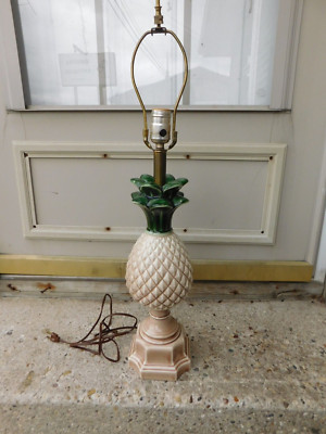 VINTAGE MID CENTURY CERAMIC PINEAPPLE TABLE LAMP VERY UNIQUE