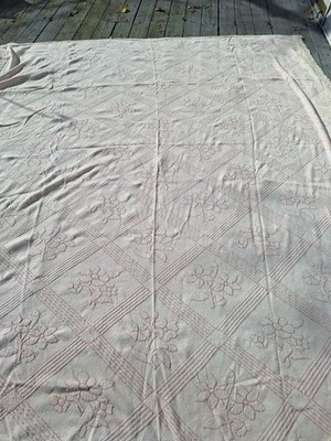 Unbranded Vintage Bedspread White and Pink Flowers Full/Double Cotton Sample