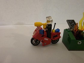 Lego City 60000 Fire Motorcycle Set Complete Retired Minifigure No Box