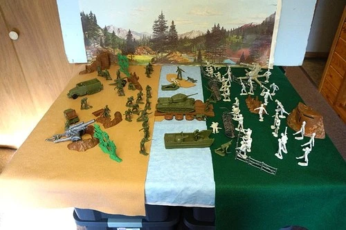 VINTAGE MARX WWII BATTLEGROUND PLAYSET WITH BOX