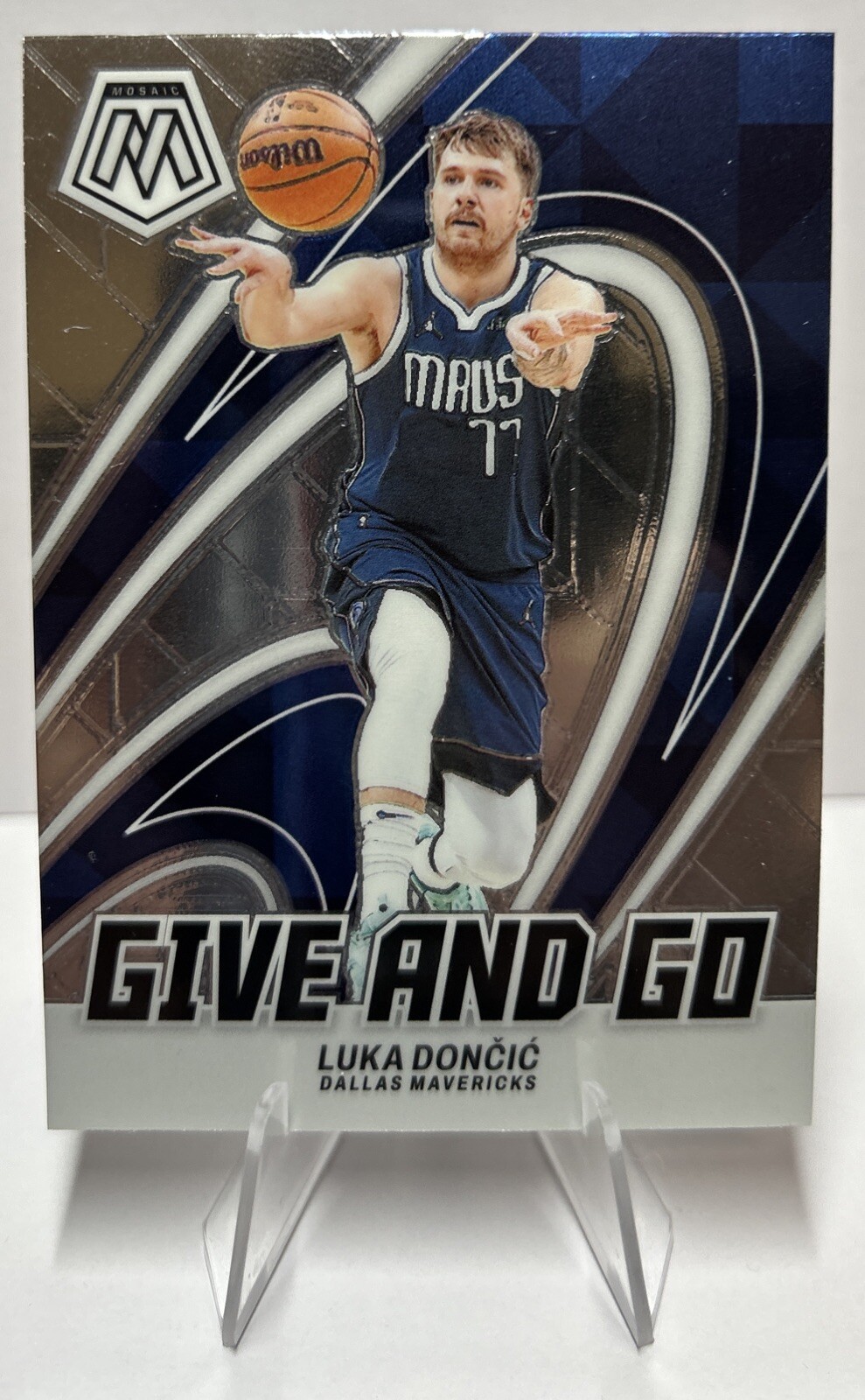 Luka Doncic 2023-24 Panini Mosaic Give And Go Dallas Mavericks INSERT CARD#11