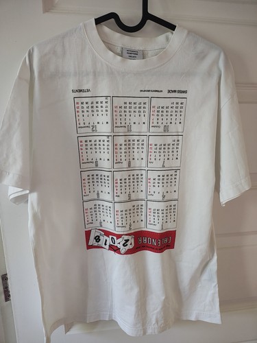 Vetements Men's T-Shirt Size Medium Calendar