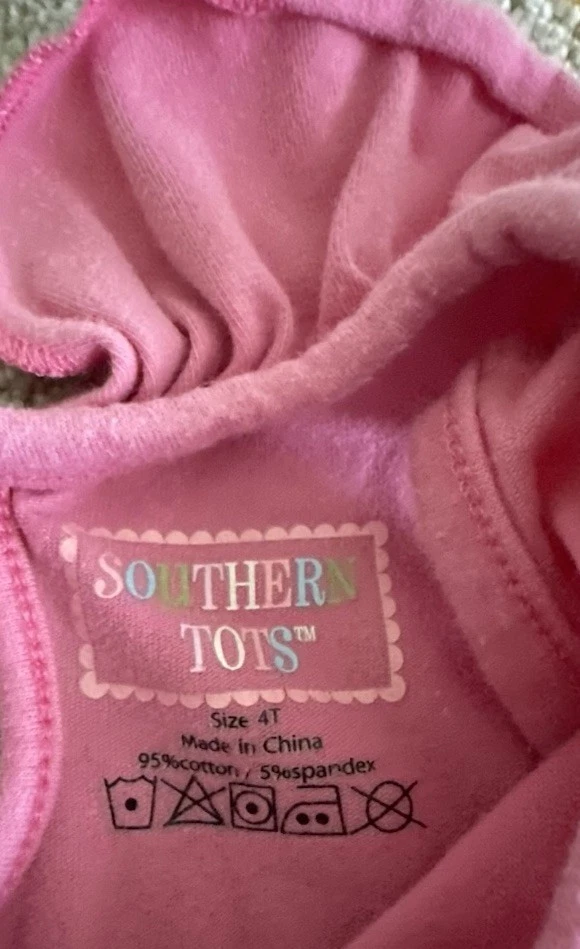 Southern Tots 粉色“S”Monogram 荷叶边连衣裙 4T 码 — 第 2/2 张图片