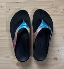 Oofos OOlala Women's 9 Recovery Slip On Rubber Thong Sandal Blue Purple