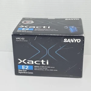 Sanyo Xacti E2 Waterproof Digital Camcorder VPC-E2 w/ Box Accessories