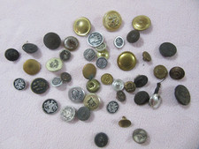 Job lot old buttons x 45 ( DK#6)