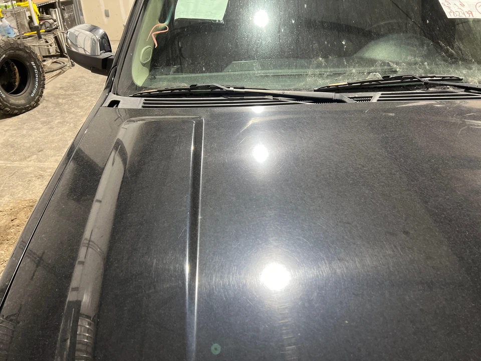 *DMG 2007 - 2014 Chevy Suburban 1500 Black-41U Hood Panel *(Dent) Foto 2 de 4