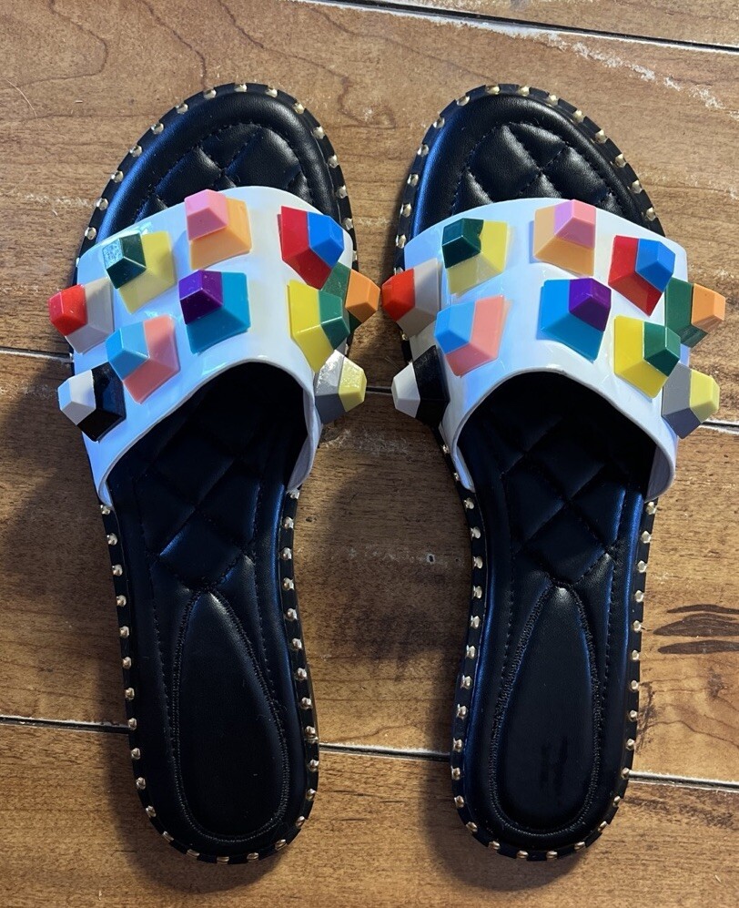 APL Scivoli colorati con borchie bianche e nere taglia 8 senza marchio