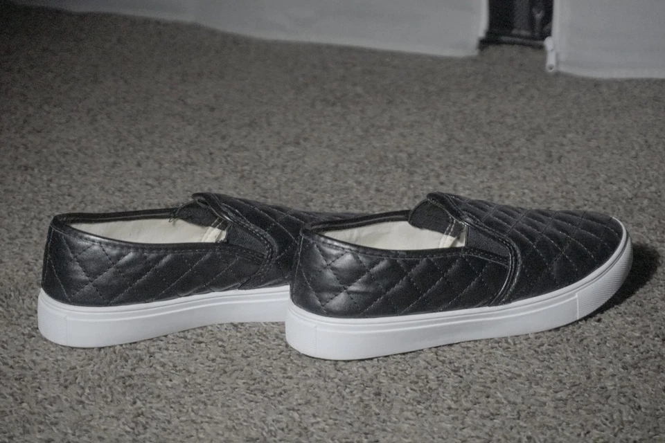 Charles Albert Women's Slip On Black Quilted Loafers Vegan Leather Shoes Size 6M - Image 3 of 4