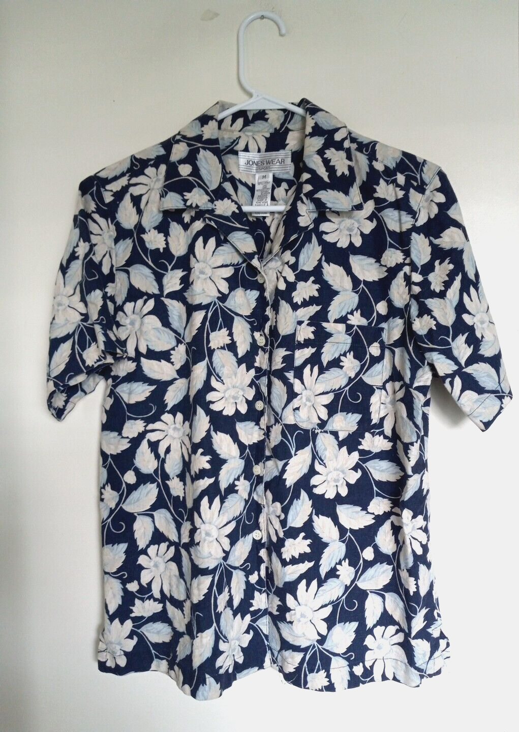 JONES WEAR Sport Size M Linen Cotton Cap Sleeve Blouse Floral Button-Up