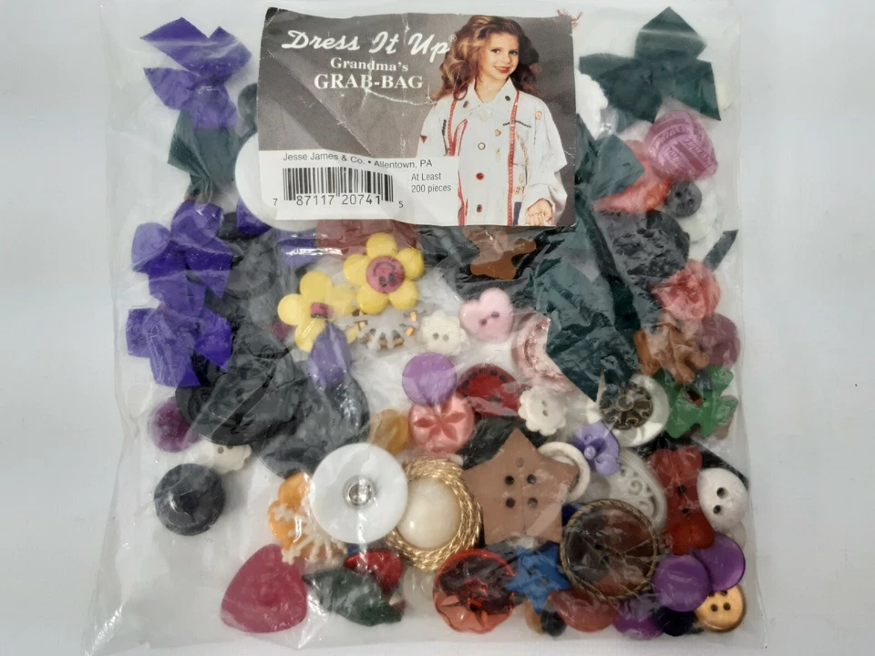 Enorme Lote De Botones De Colección - Vástago y Agujero - Plástico - Invierno Varias Formas y Tamaños Foto 3 de 3