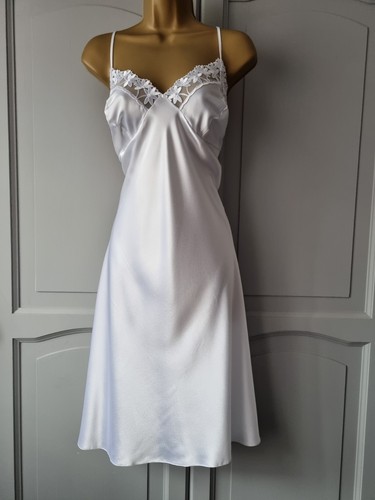 LADIES VTG M&S WHITE LIQUID SATIN POLYESTER FULL SLIP SIZE 16
