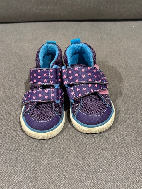 See Kai Run Dean Adapt Sneaker 5 toddler Purple with heart closure