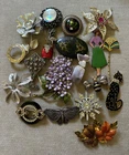 New ListingVintage costume jewelry brooch lot- 18 pieces