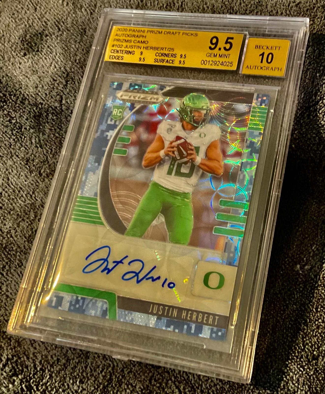 2020 Justin Herbert Rookie Auto Green Camo Prizm SSP /25 PSA 10 !! BGS 9.5 💎💎 view 5