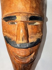 Máscara chamánica de madera de colinas medias nepalíes nepalesas que se cree que es Nepal aprox. Siglos 19-20.