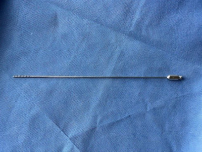 Multiple distal port aspiration canulla with luer lock connector 13ga x 30cm