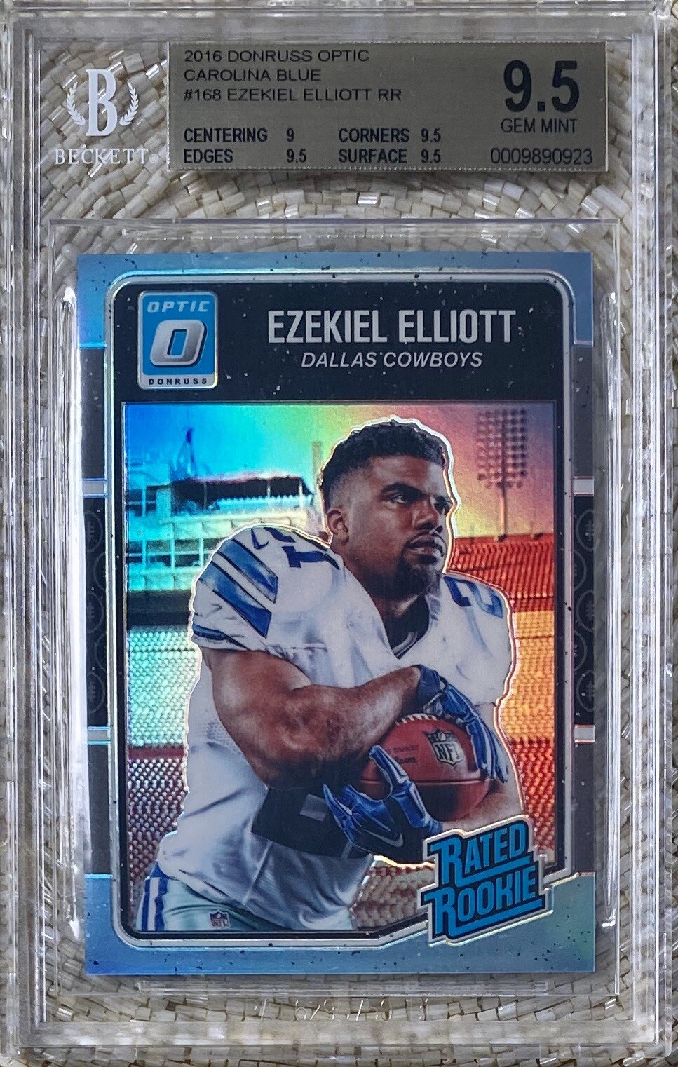 2016 DONRUSS OPTIC CAROLINA BLUE /50 EZEKIEL ELLIOTT RC BGS 9.5