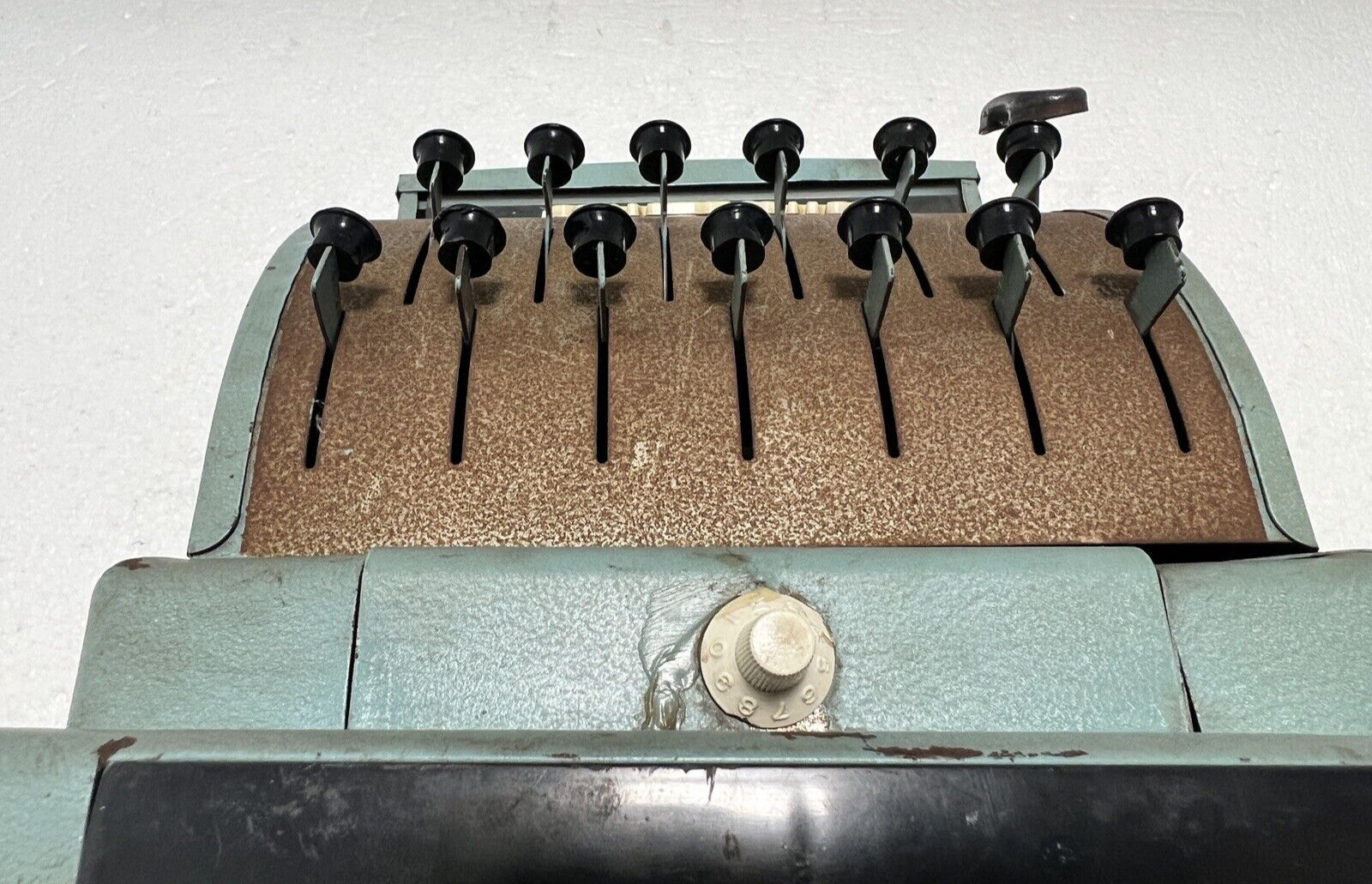 как выглядит Tom Thumb Vintage Metal Cash Register Toy Western Stamping Blue Green Working фото