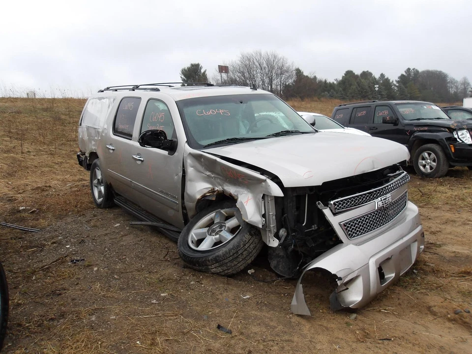 Used Right Sun Visor fits: 2009 Chevrolet Suburban 1500 new style smooth door sk - Image 2 of 4