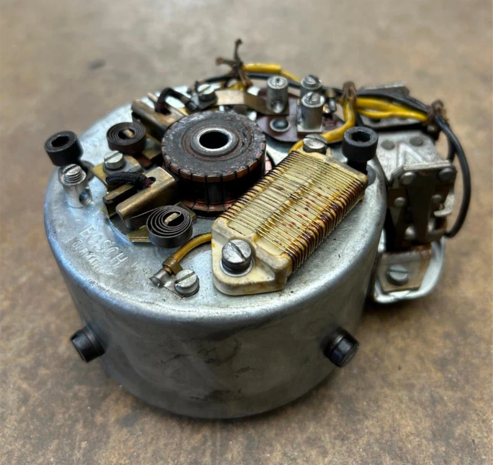 Alternador BMW R60/2 R50/2; R60/2; R69S P/N- 12 31 8 002 203         Foto 2 de 4