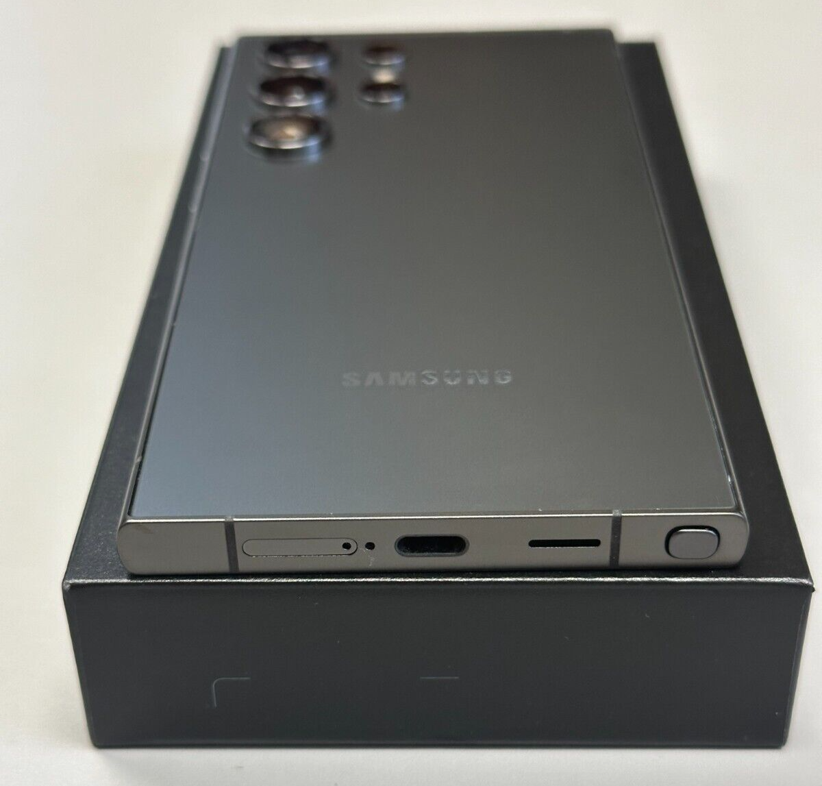 Samsung Galaxy S24 Ultra 256GB SM-S928U Factory Unlocked – Very