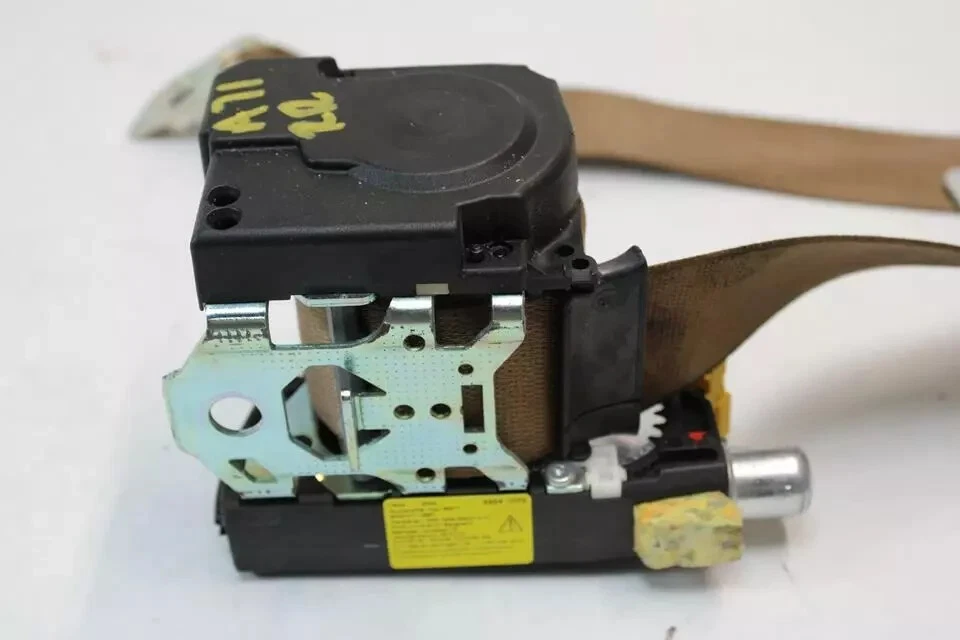 07-13 Mercedes W221 S450 S63 AMG Cinturón de seguridad trasero derecho retractor beige OEM Foto 3 de 4