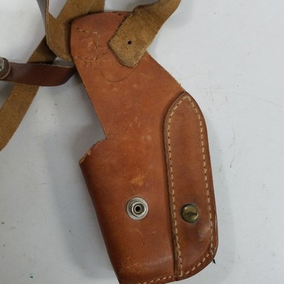 Vintage Hunter 3330 52M Brown Leather Pistol Holster Shoulder