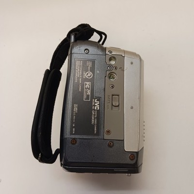 JVC GR-DA30U Digital Video Camera 30x Optical Zoom Sliding Monitor