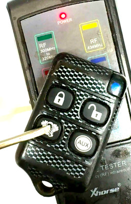 Keyless remote Micro CCTF405-23 car starter transmitter control FOB NVVMXT251